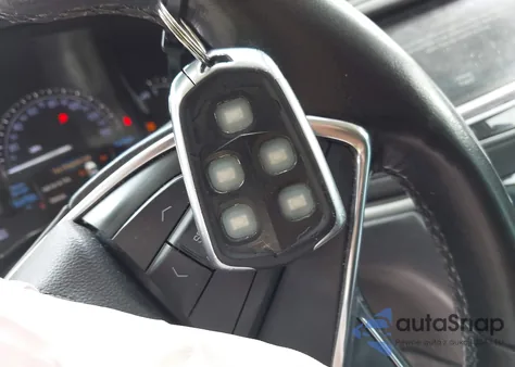 2019 Cadillac Xt5 Premium Luxury z USA, uszkodzony, nr VIN 1GYKNFRS4KZ212331